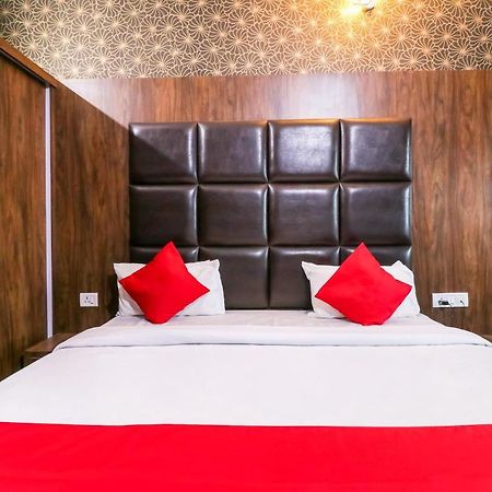 Oyo 6908 Hotel Royal City Āzamgarh Extérieur photo