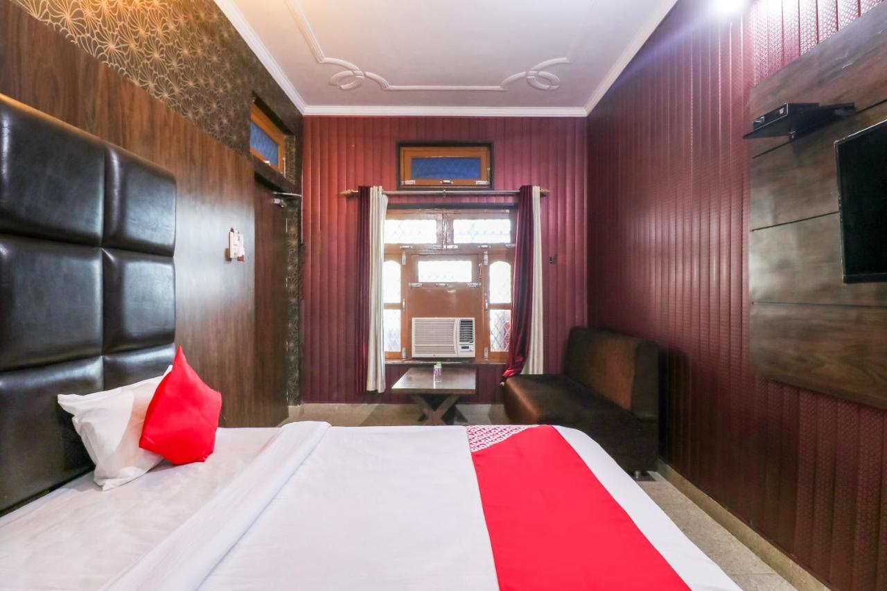 Oyo 6908 Hotel Royal City Āzamgarh Extérieur photo