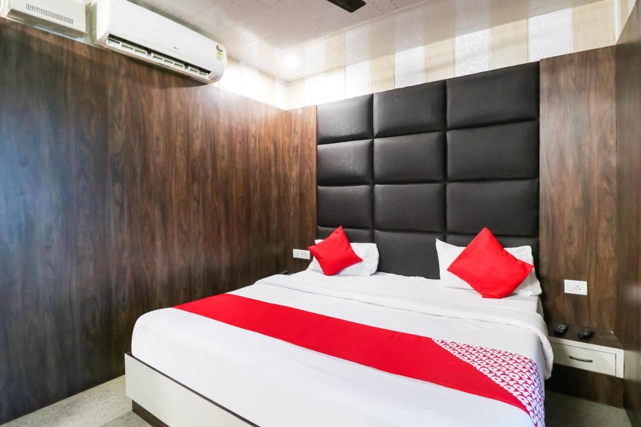 Oyo 6908 Hotel Royal City Āzamgarh Extérieur photo