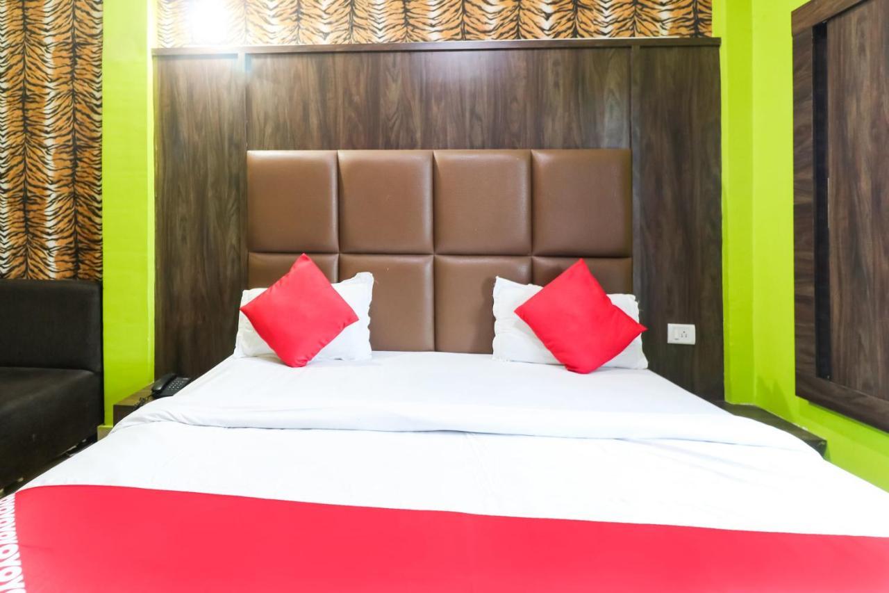 Oyo 6908 Hotel Royal City Āzamgarh Extérieur photo