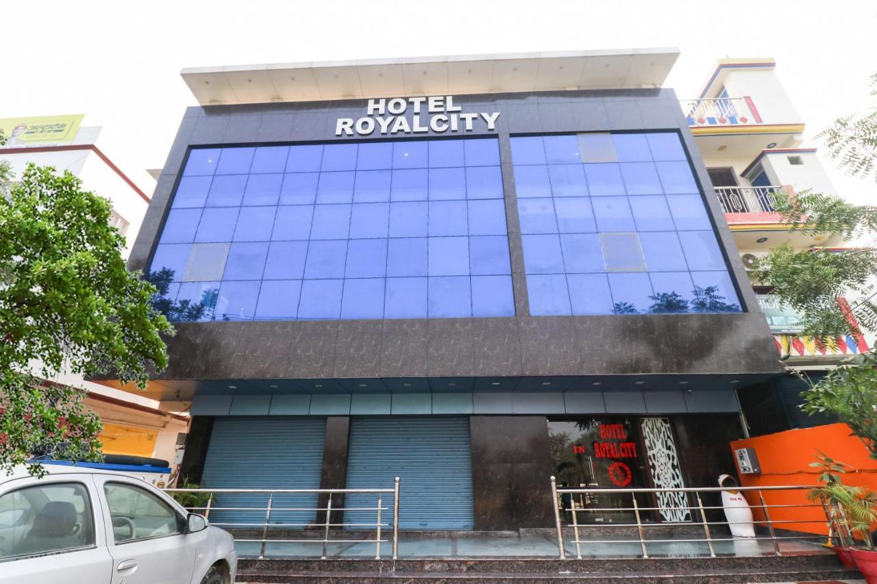 Oyo 6908 Hotel Royal City Āzamgarh Extérieur photo